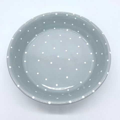 Gray and White Dot Pie Baker