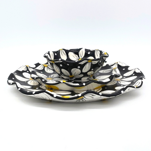 Black and White Daisy Entertainer Bundle