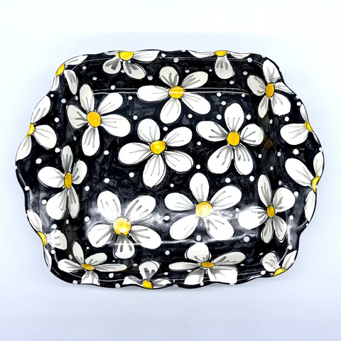 Black and White Daisy Square Baker