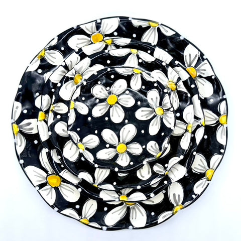 Black & White Daisy Plates