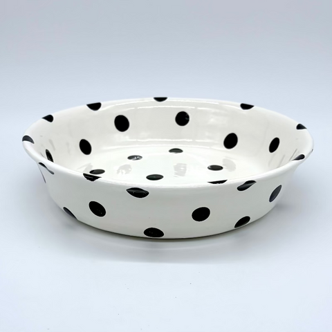 White and Big Black Dots Pie Baker