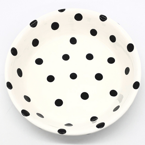 White and Big Black Dots Pie Baker